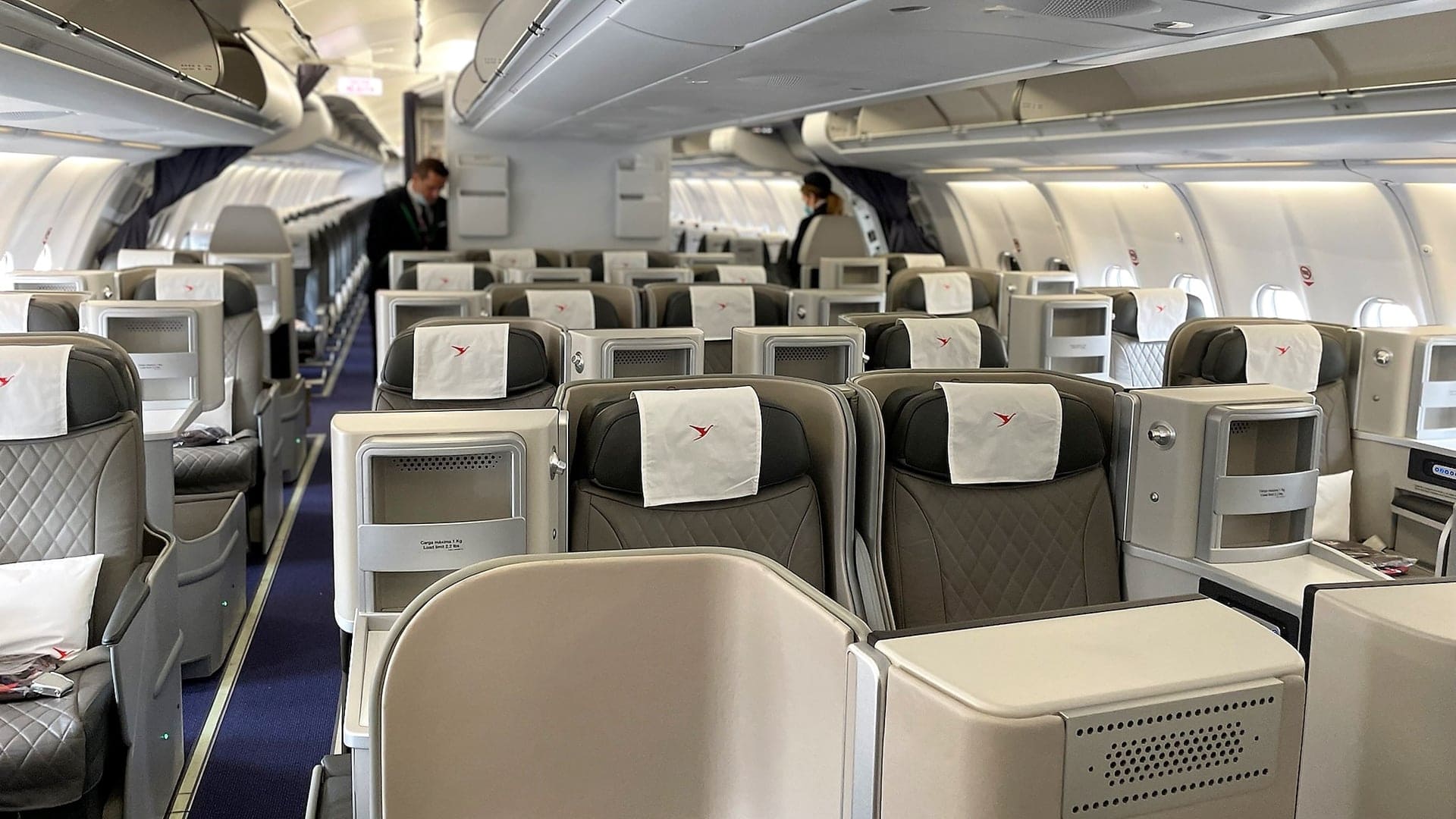 Airline review Cabin & Seat - Surinam Airways - 0