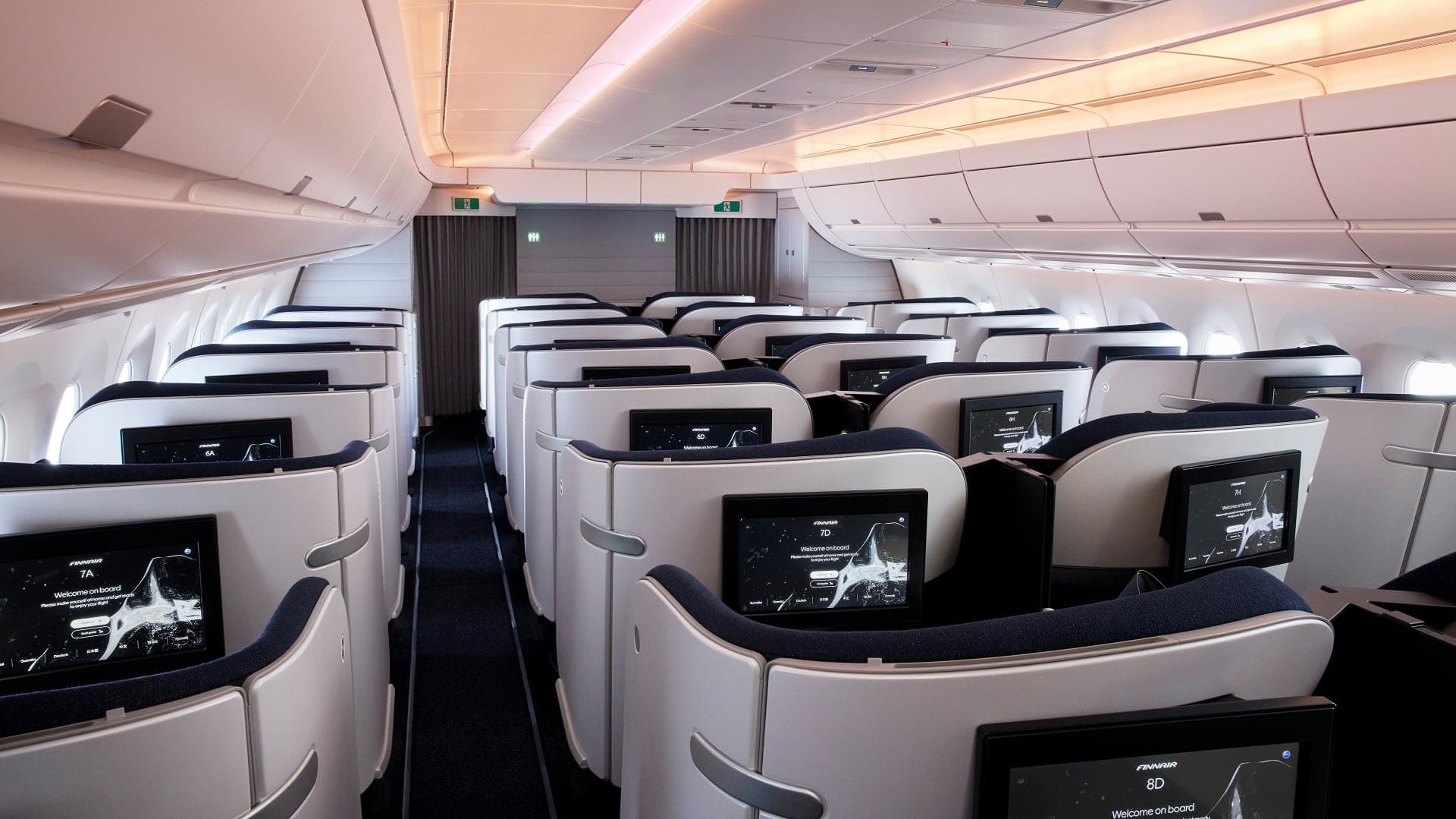 Airline review Cabin & Seat - Finnair - 4