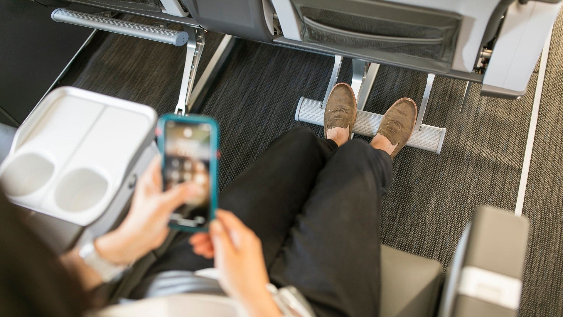 Airline review Cabin & Seat - Alaska Airlines - 6