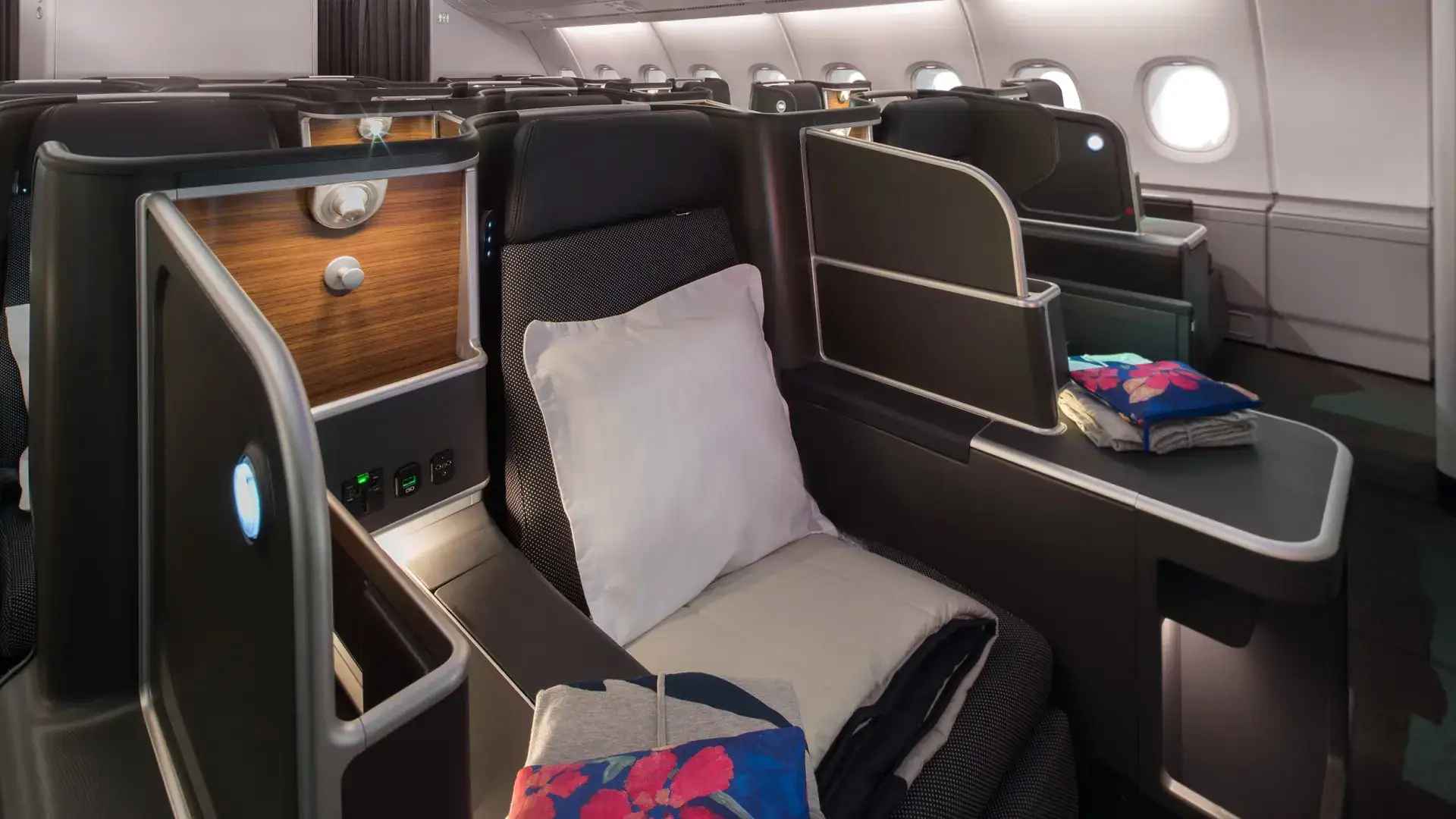 Qantas business class seat