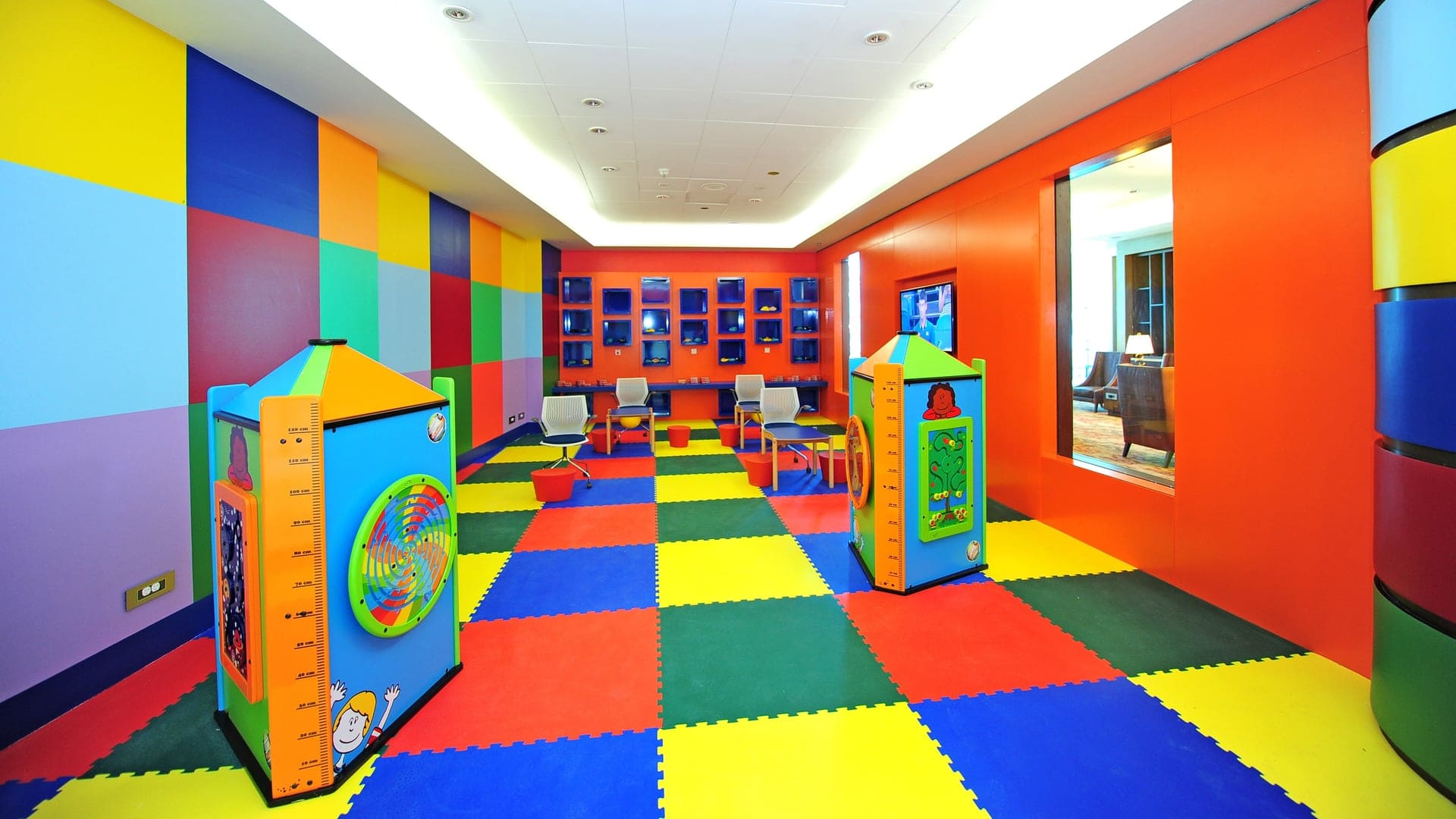 Airline review Airport experience - Emirates - 11