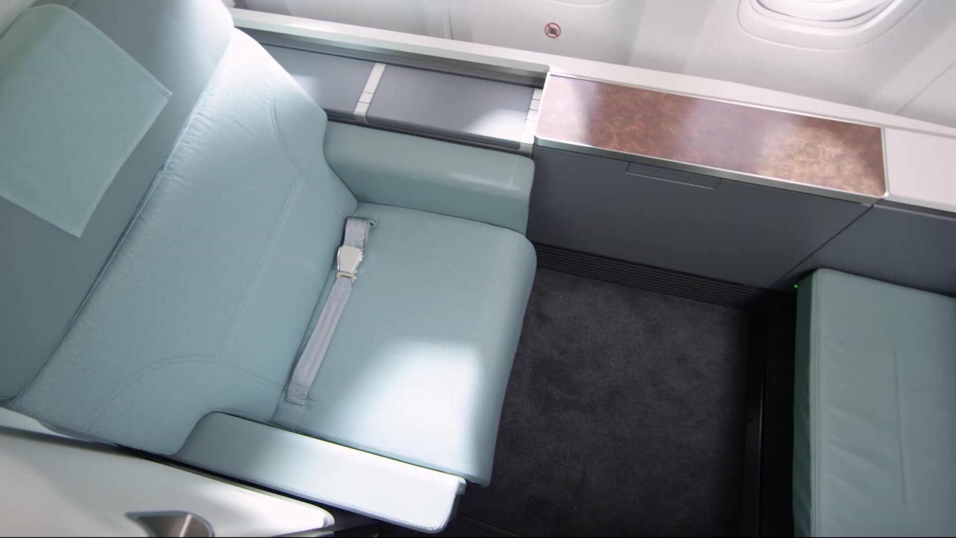 Airlines Articles - 12 Best First Class Seats For Couples