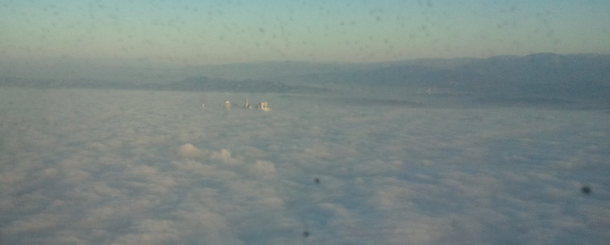 Del 2 av En annorlunda semester: 31 flyg på 9 dagar ... i ekonomiklass på Skyteam - Delta DL4578: Phoenix till Los Angeles – Dimma över LA