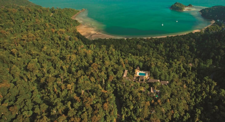 5-star luxury in Malaysia with British wildlife TV presenter Nigel Marven - 2