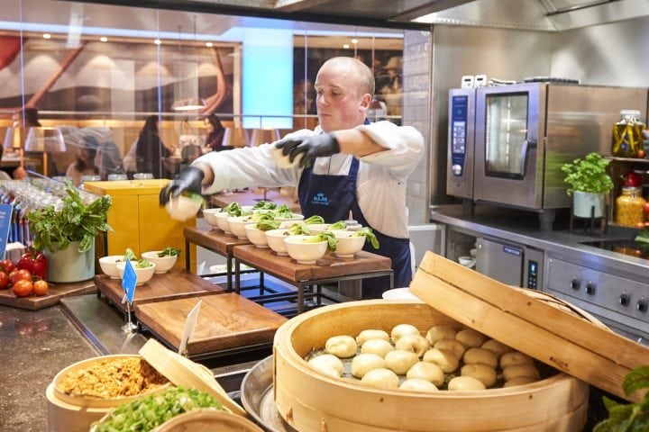 KLM opens new non-Schengen crown lounge - 4