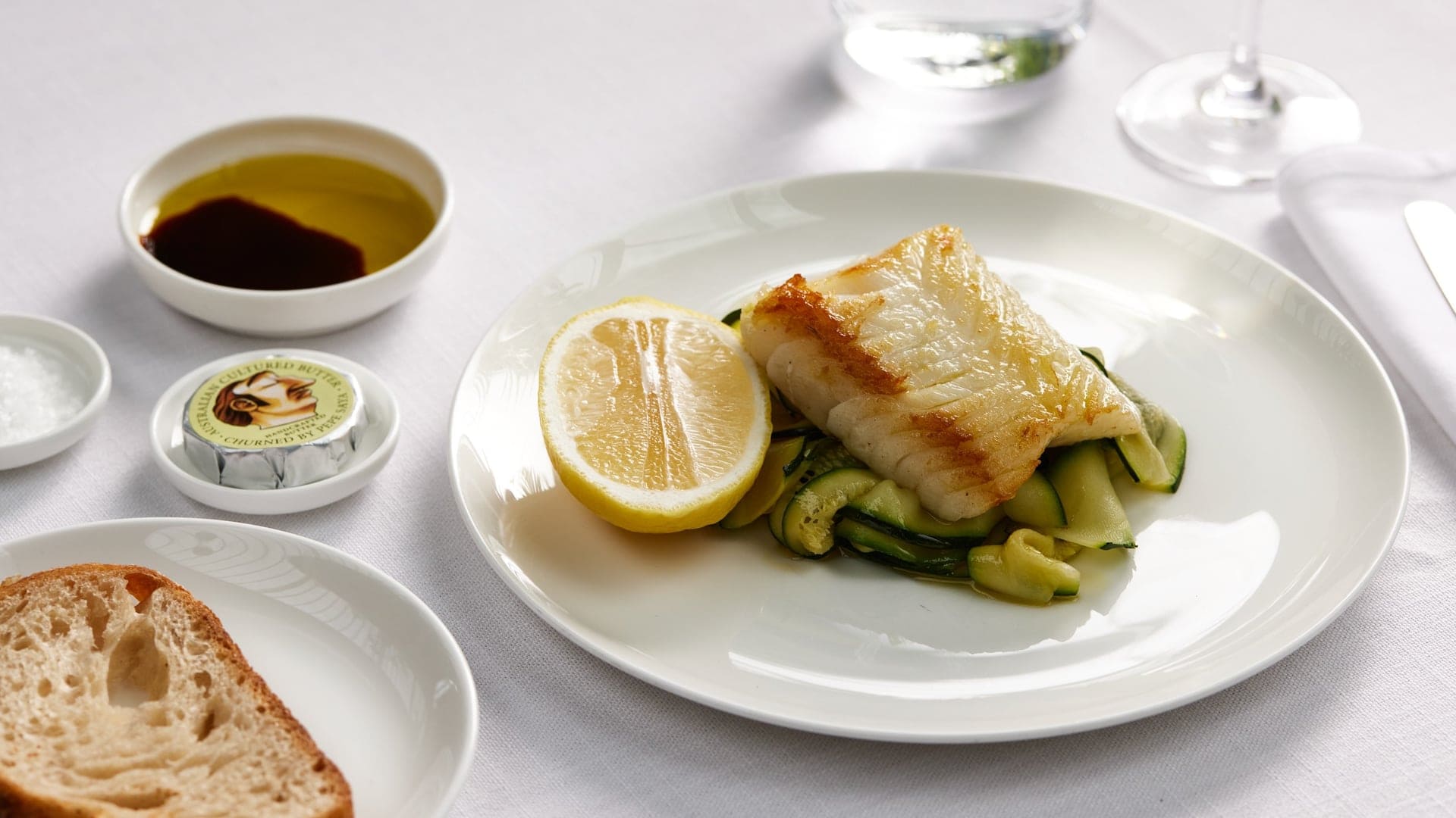 Airlines News - Qantas - larger portions & new menus - inflight & lounges