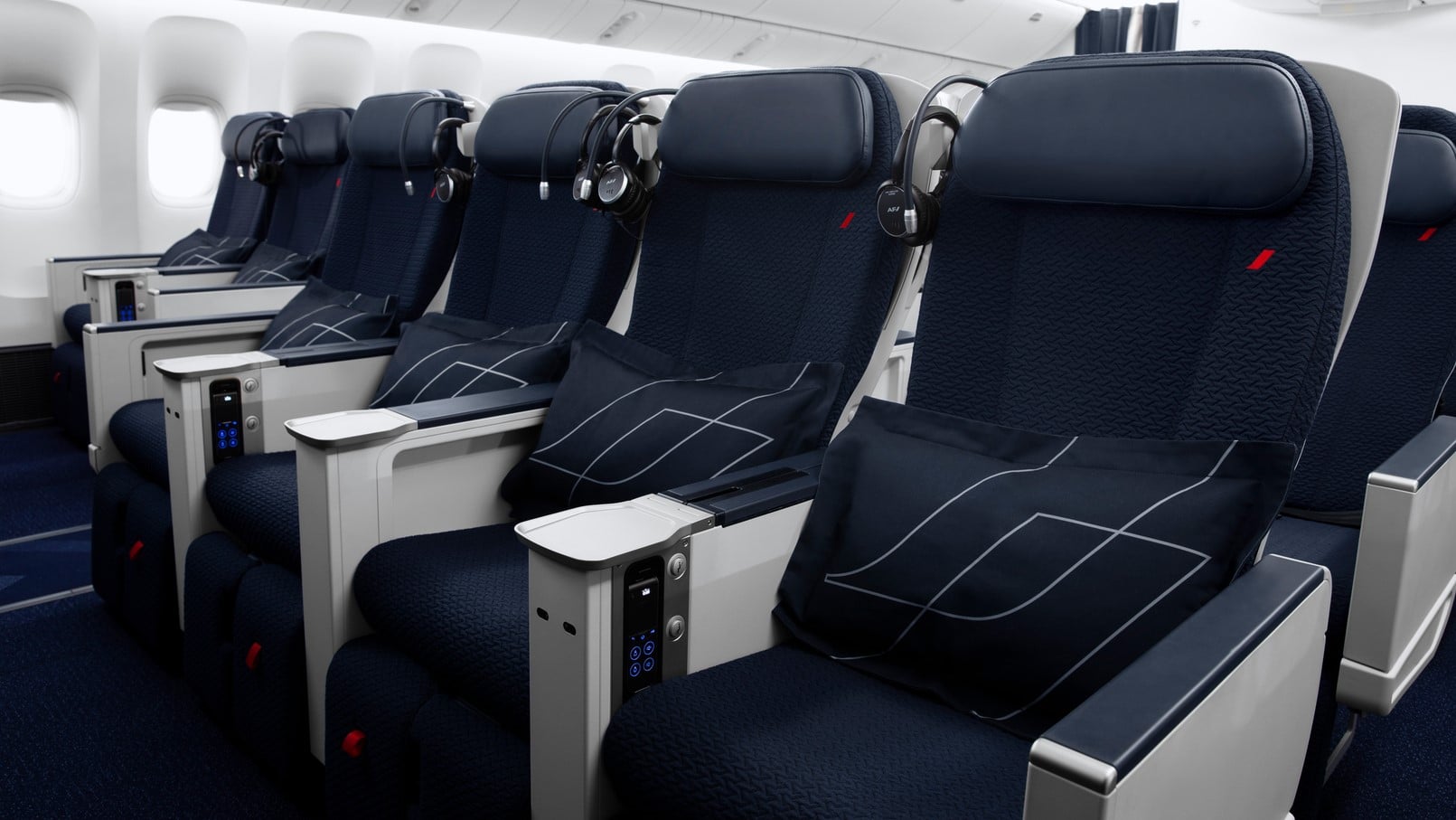 Airlines Articles - Premium Economy vs Economy