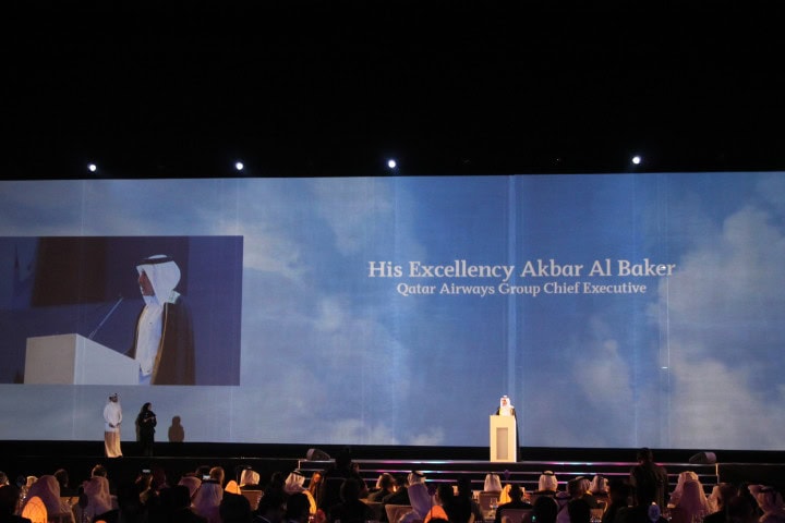 Indvielse af verdens første Airbus A350 hos Qatar Airways i Doha - med lysshow - 2