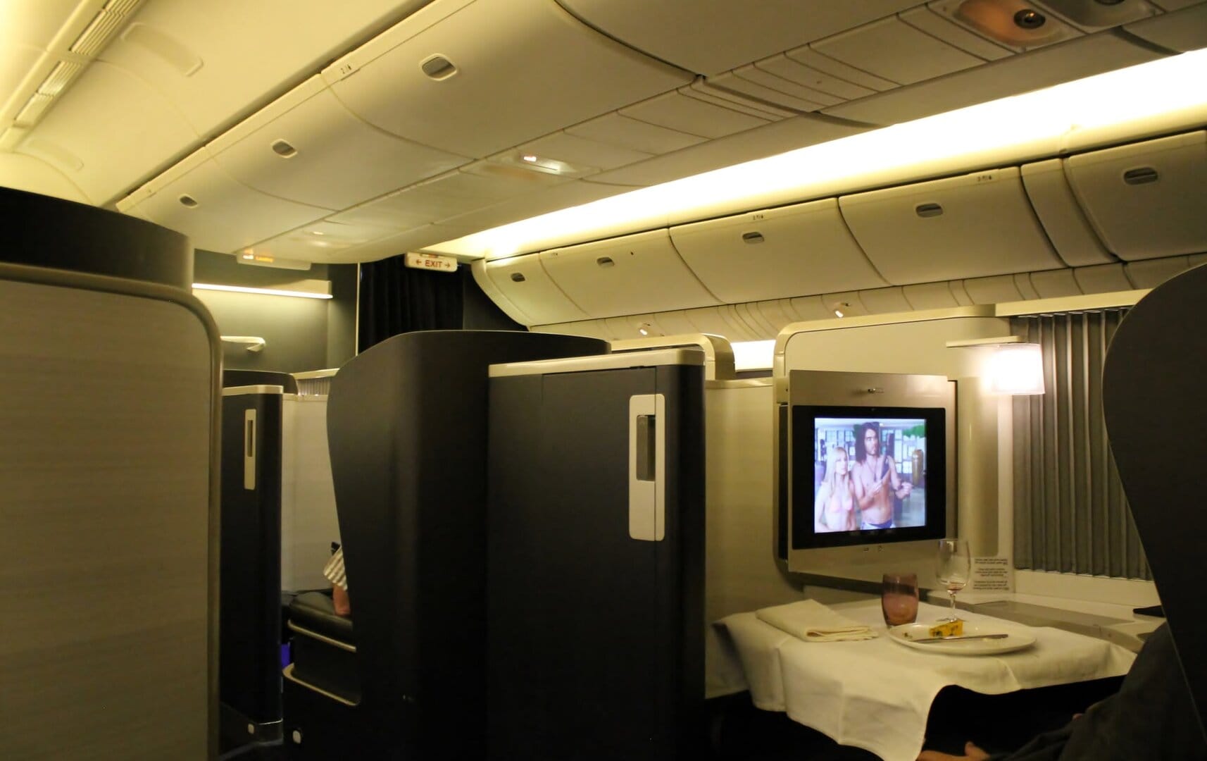 Nordmenn fortsetter å fly foran gardinen