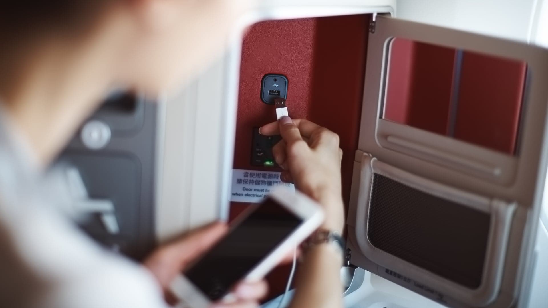 Airline review Cabin & Seat - Cathay Pacific - 4