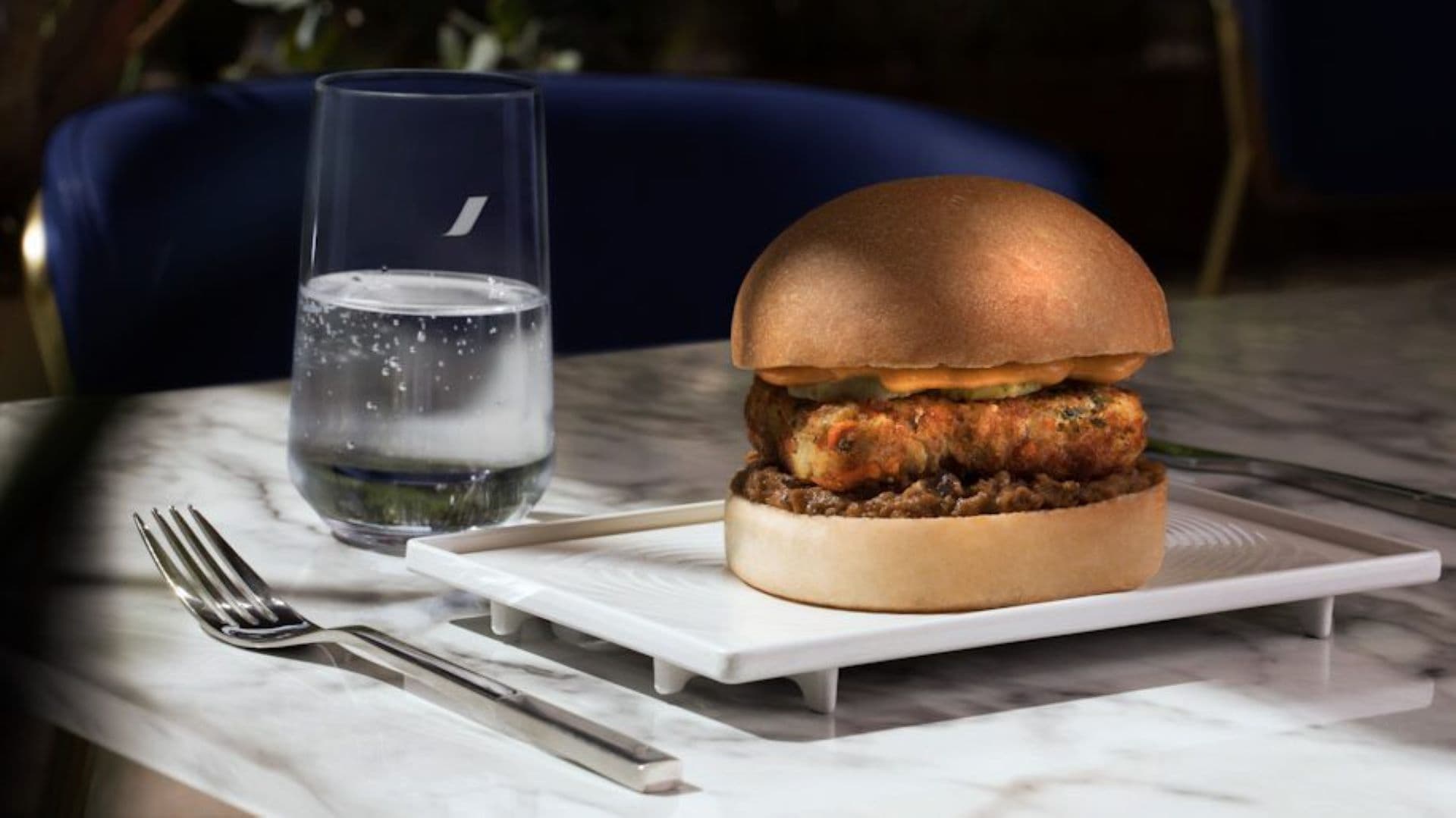 Air France - new gourmet cuisine in Paris CDG lounges and unveils new long-haul amenity kits