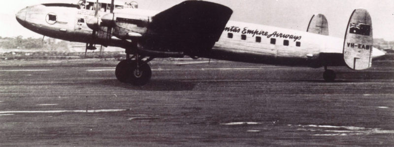 The history of flights from the UK to Australia