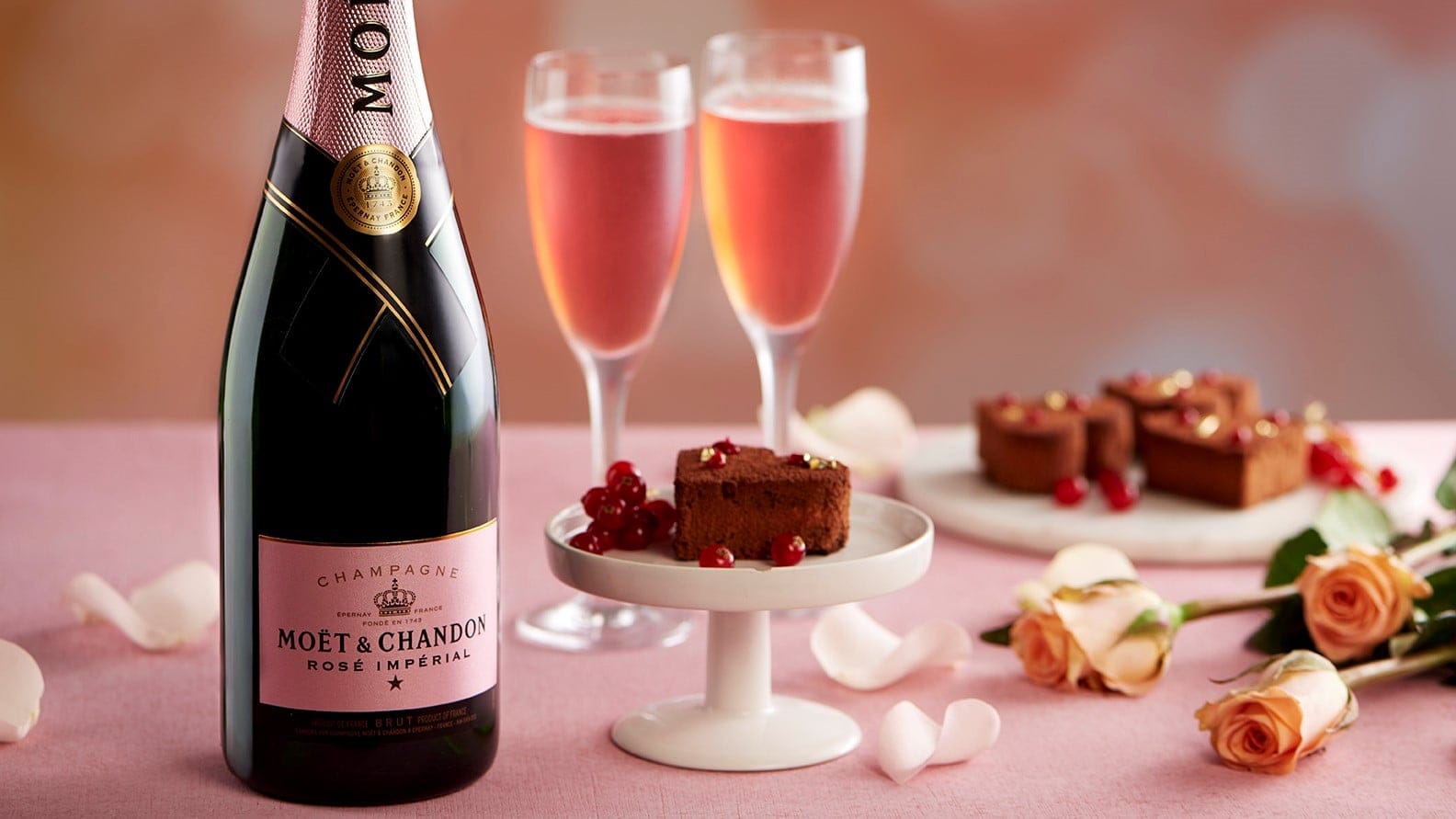 Airlines News - Emirates celebrates Valentine's Day with all things love!