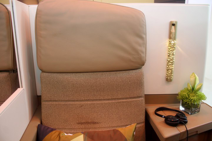 More unique pictures of Etihad's new business seat ‘Business Studio’ - New design and more privacy - 2