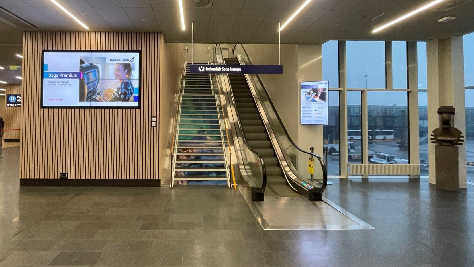 Airline review Airport experience - Icelandair - 4