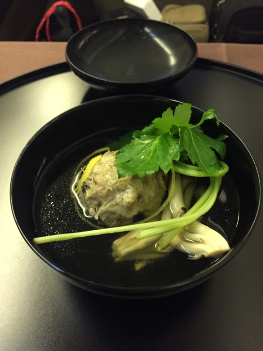 Medlemsrecension: 96 timmar, 23.534 miles, 1 hotellnatt, 3 long-haul Första klass, 2 short-haul Business class - 25