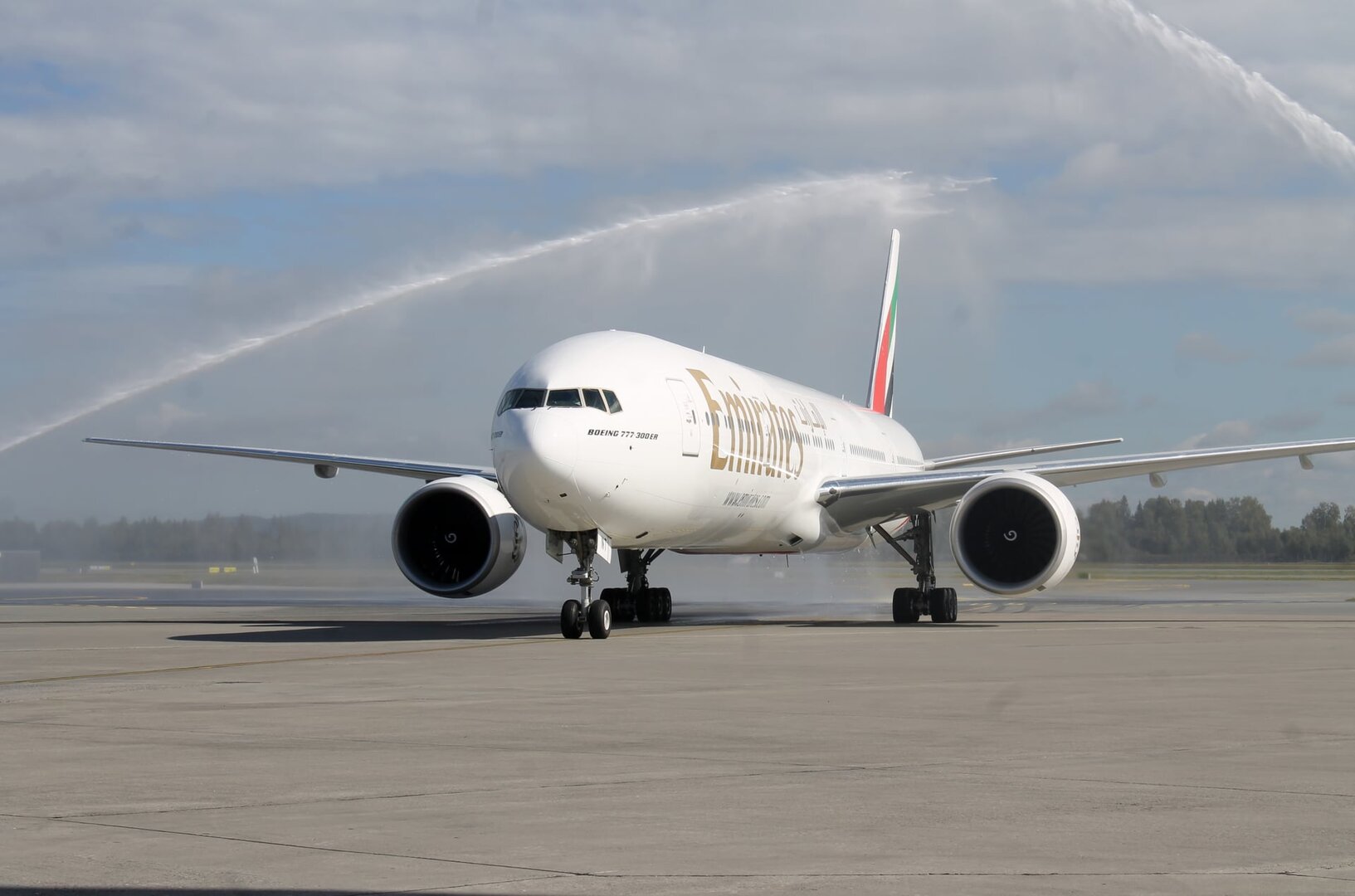 Emirates öppnar nya flyglinjer till Yangon och Hanoi