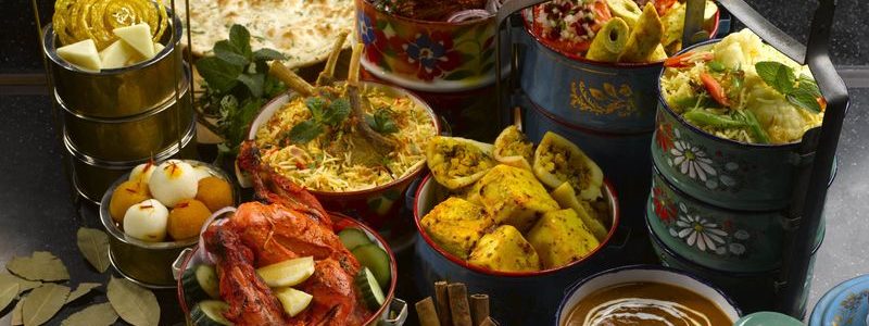 Raffles Singapore radar upp kända kockar inför återöppnandet