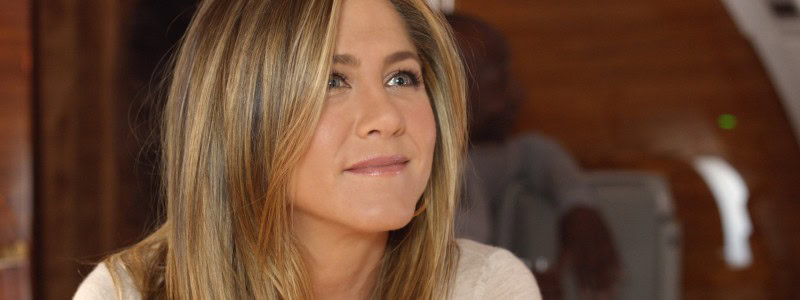 Jennifer Aniston i humoristisk Emirates-reklamefilm