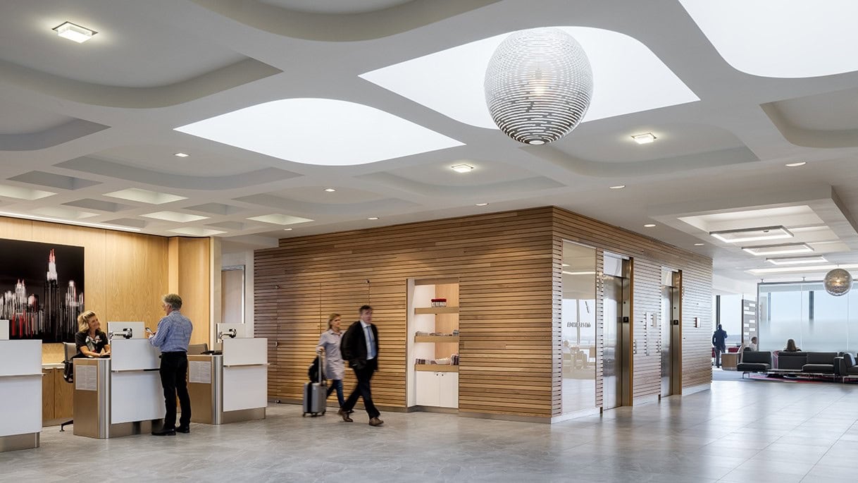 Airline review Airport experience - American Airlines - 3