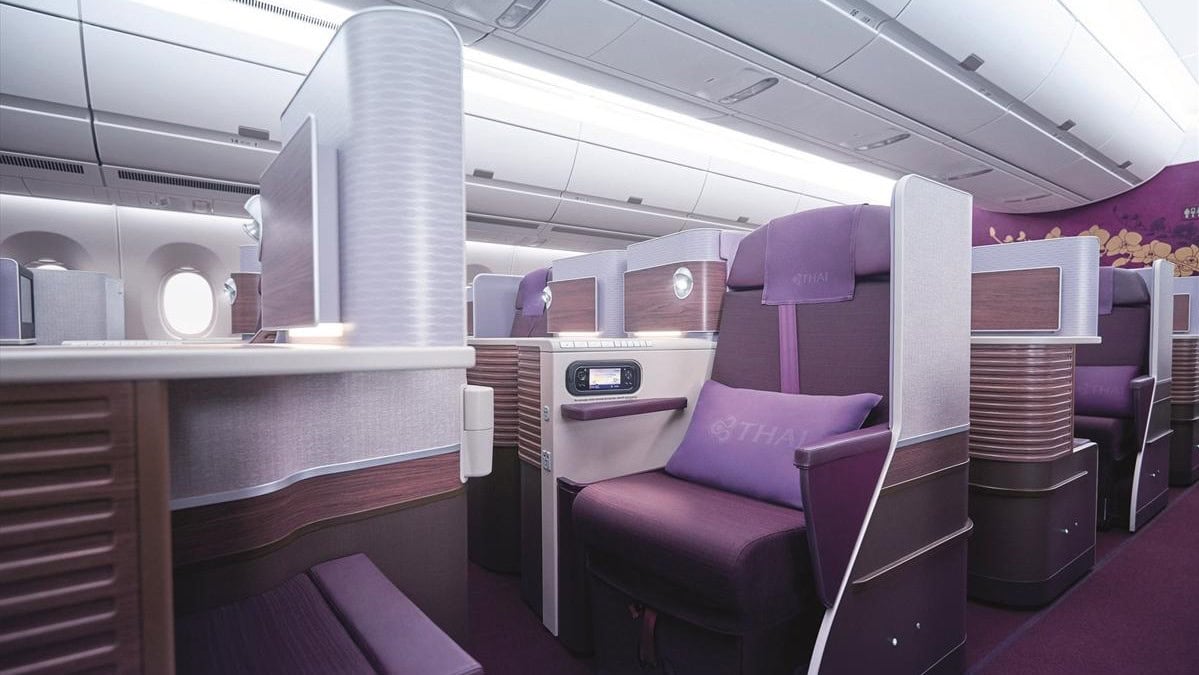 Airline review Cabin & Seat - Thai Airways - 1