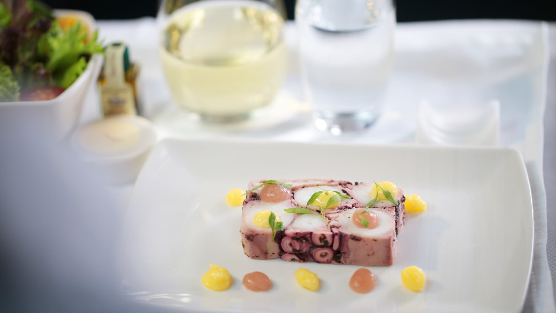 Airline review Cuisine - Cathay Pacific - 4