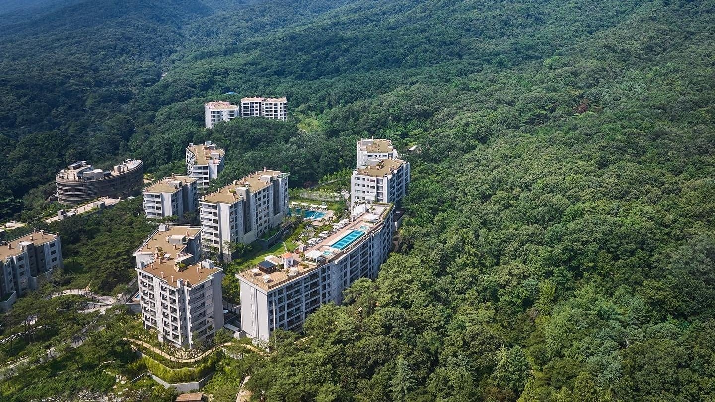 hotel paraspara seoul seen from above