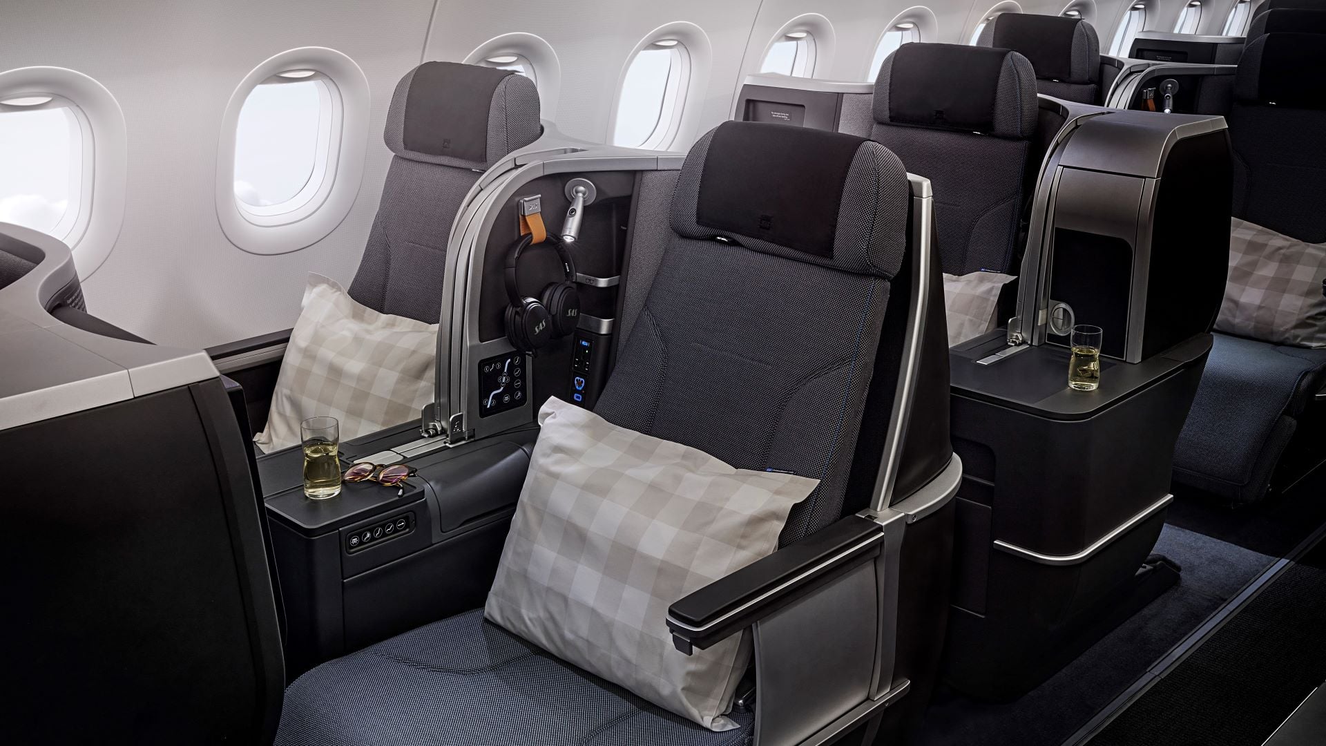 Airlines News - SAS plans 5000 weekly flights next summer