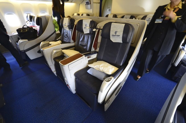 Business class utan alkohol? Vi Testar EgyptAir Paris-Kairo