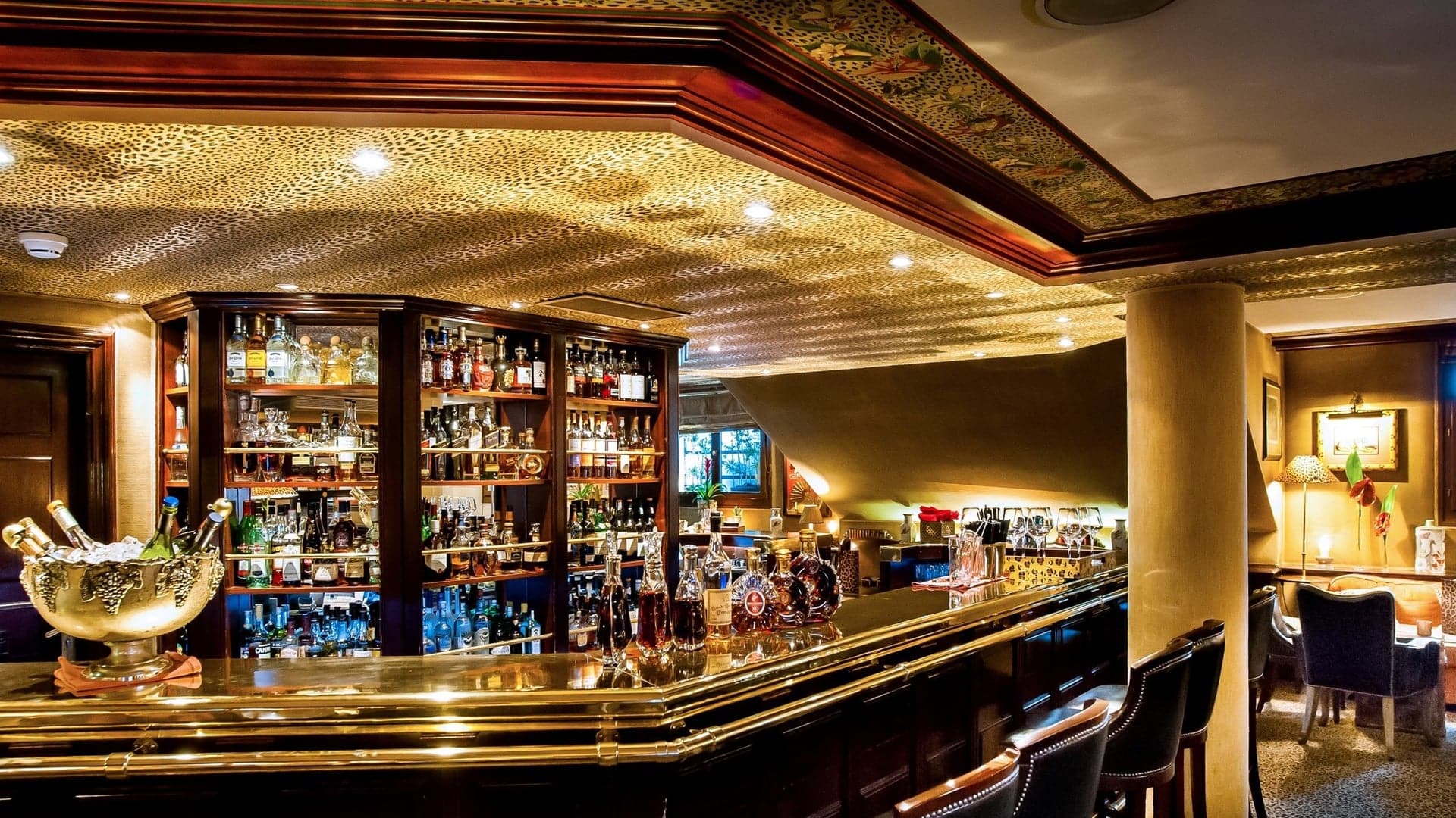 Bar area at The Hotel d'Angleterre 