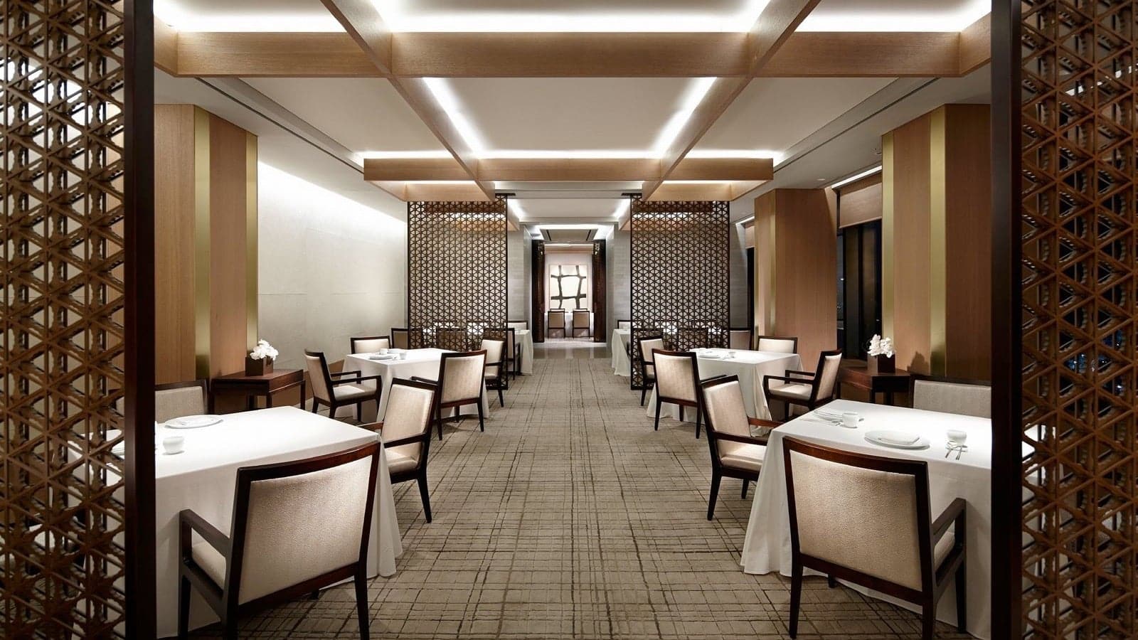 dining area of La Yeon by Chef Kim Sung Il