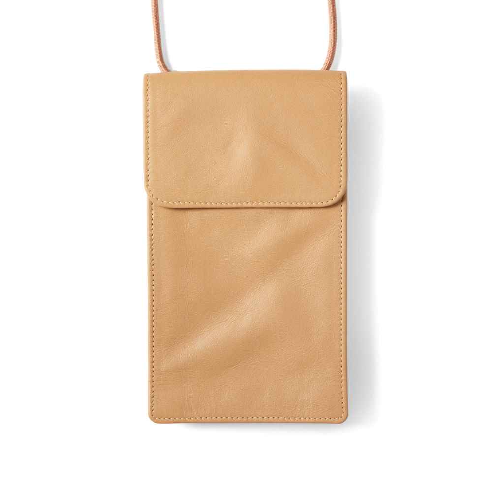 Singapore Airlines upcycles leather from old Business Class seats - 2