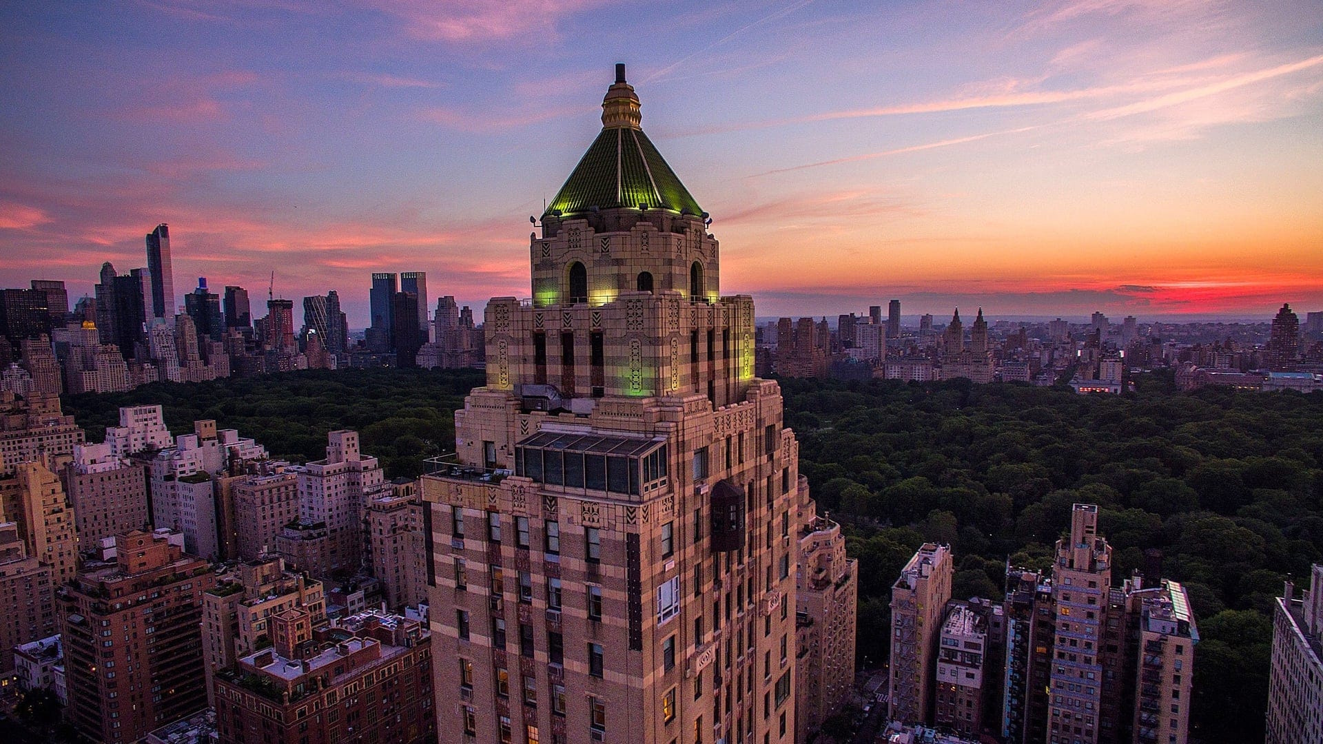 THe carlyle hotel new york exterior