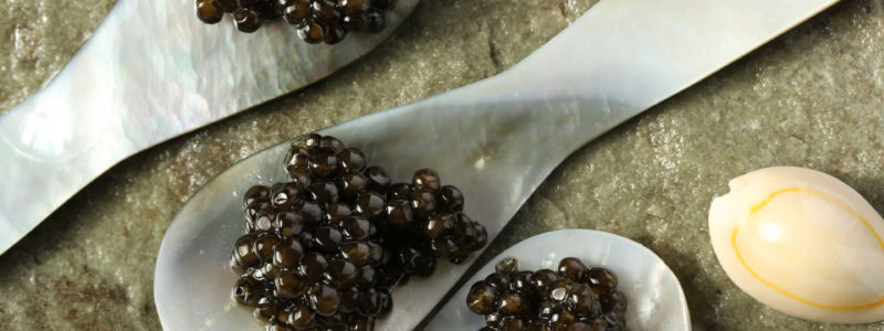 Champagne och rysk kaviar - lyx i luften