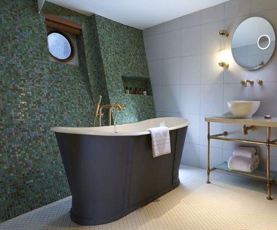 Fingal - A Luxury Floating Hotel - 23