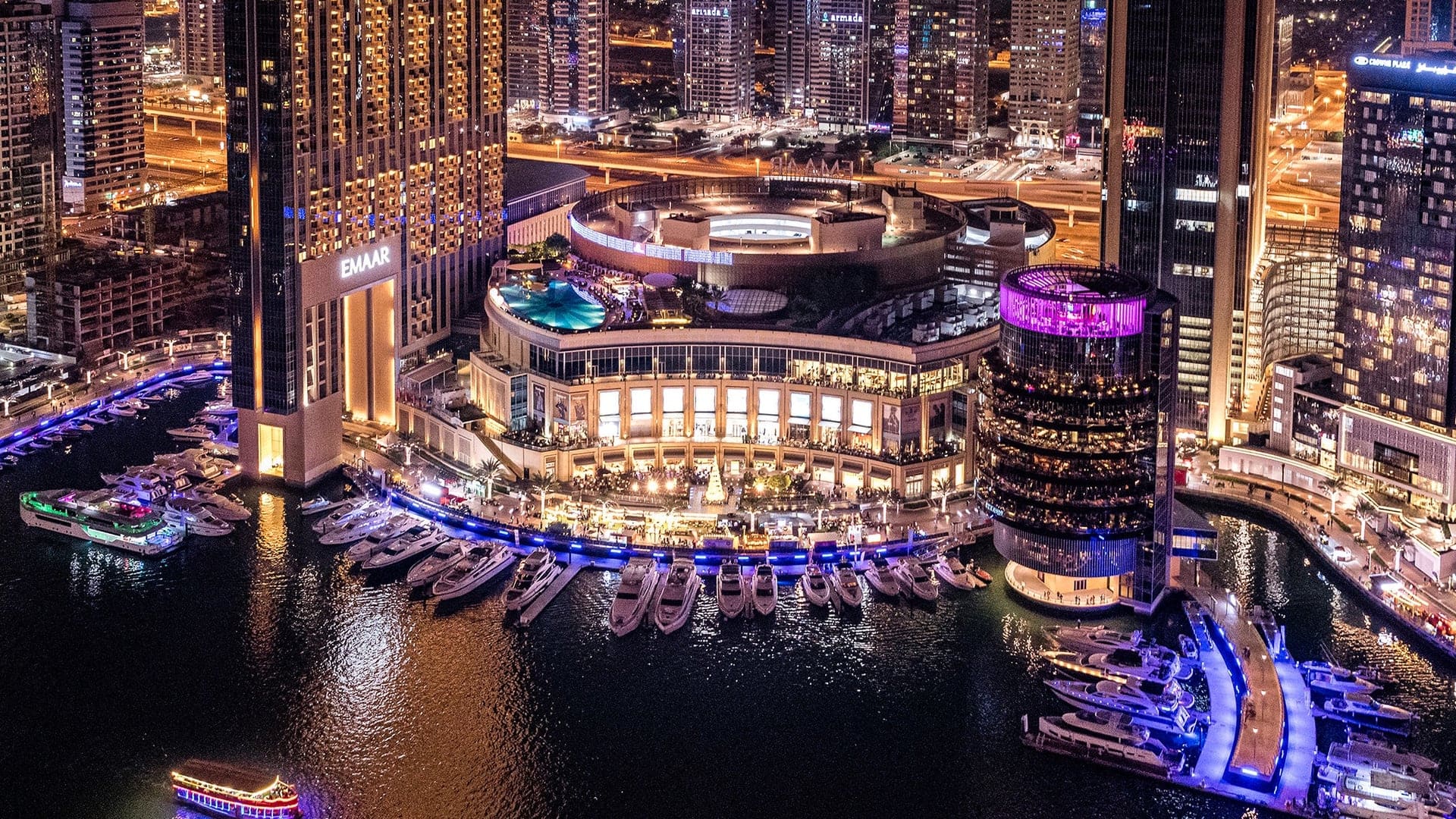 abu dhabi at night with lights