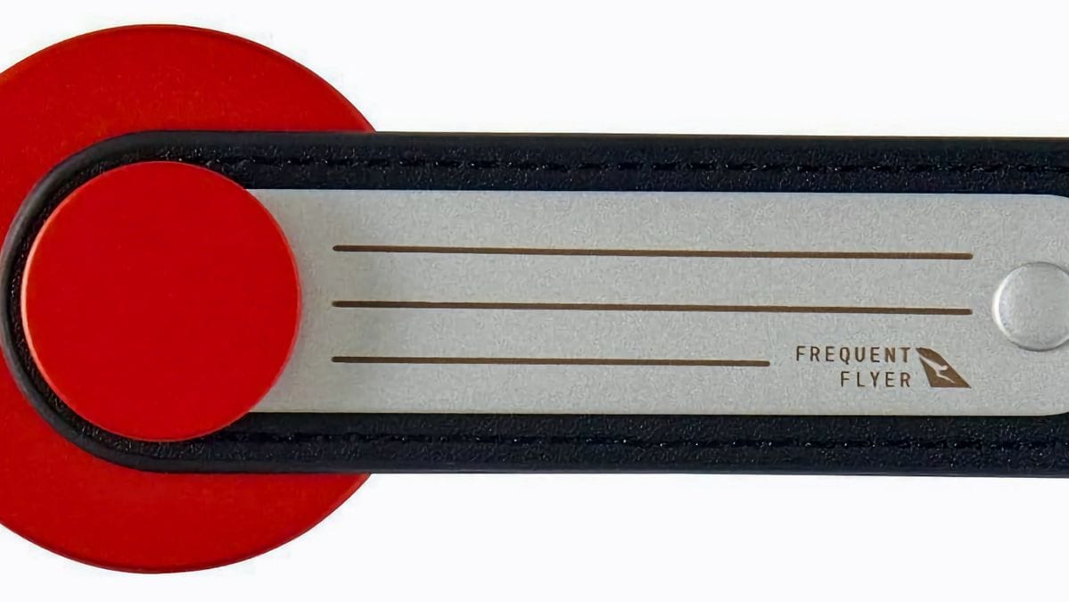 Qantas - Luggage Tag in - Q Bag Tag out