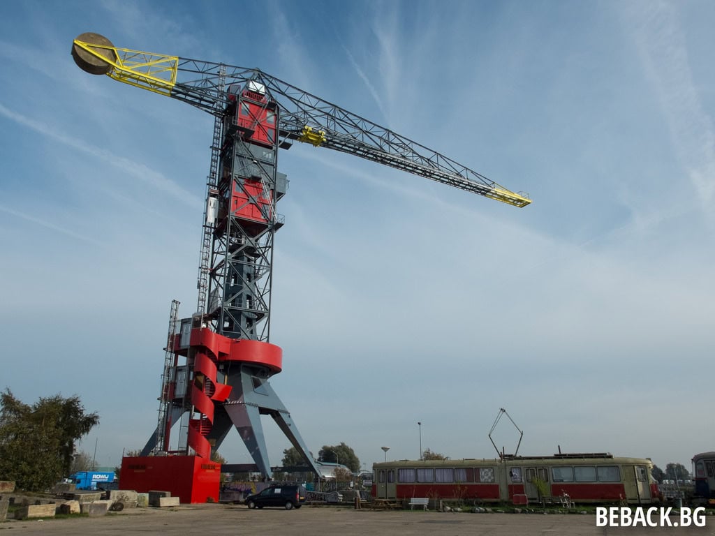 New Amsterdam Hotel offers Luxury Suites in a Crane