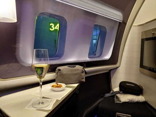 Med British Airways First till Yankee Victor Romeo