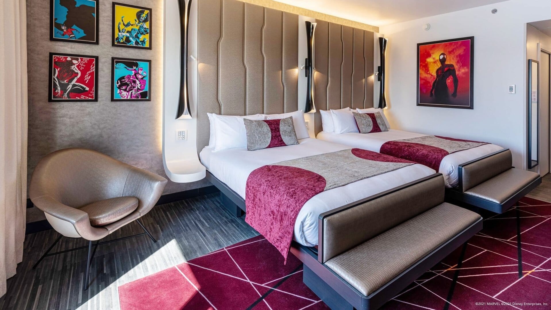 Hotels Toplists - 11 Best Disneyland Hotels in the World