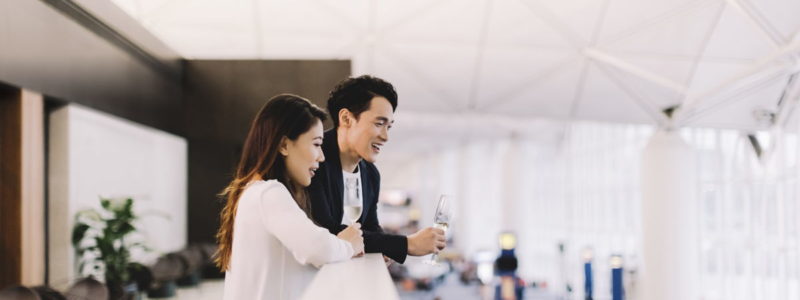 De første bildene av Cathay Pacifics nye lounge The Deck i Hong Kong