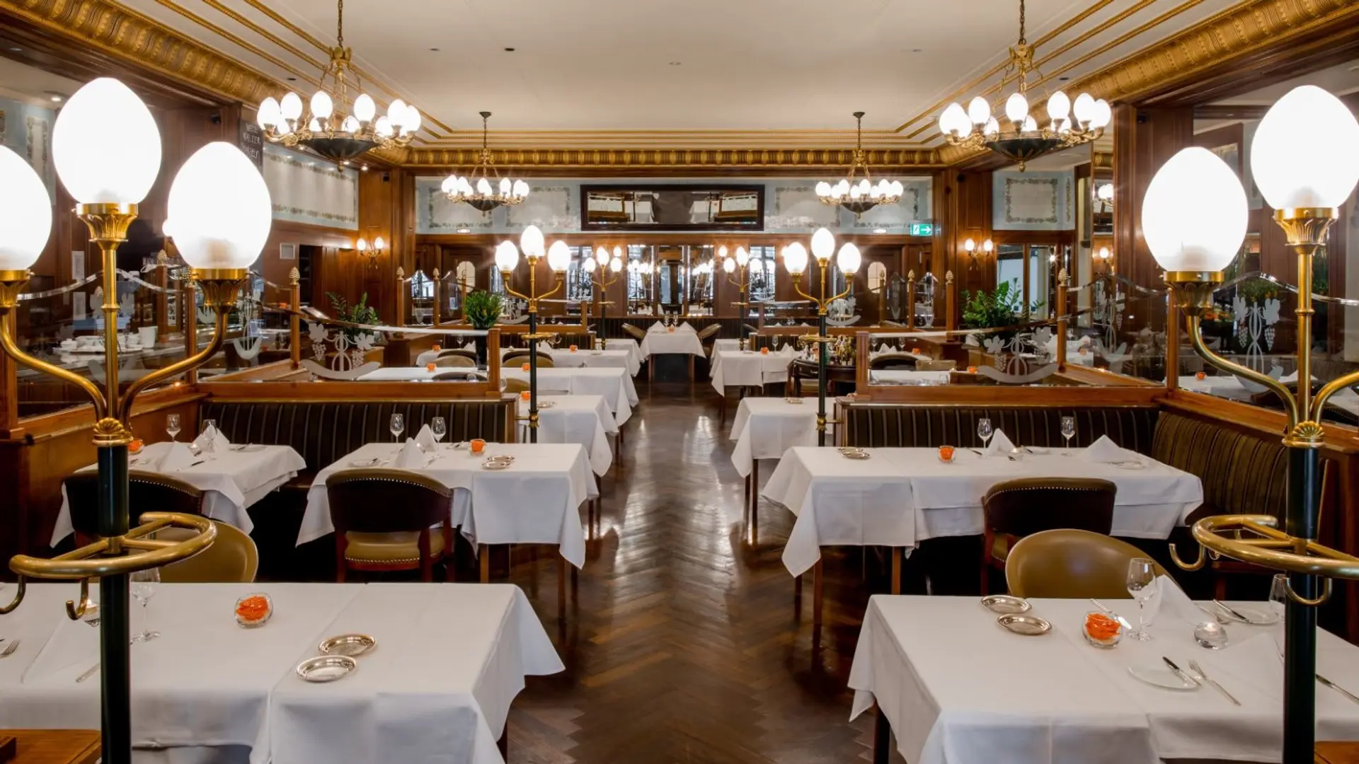 Hotel review Restaurants & Bars' - Hotel Schweizerhof Bern & Spa - 3