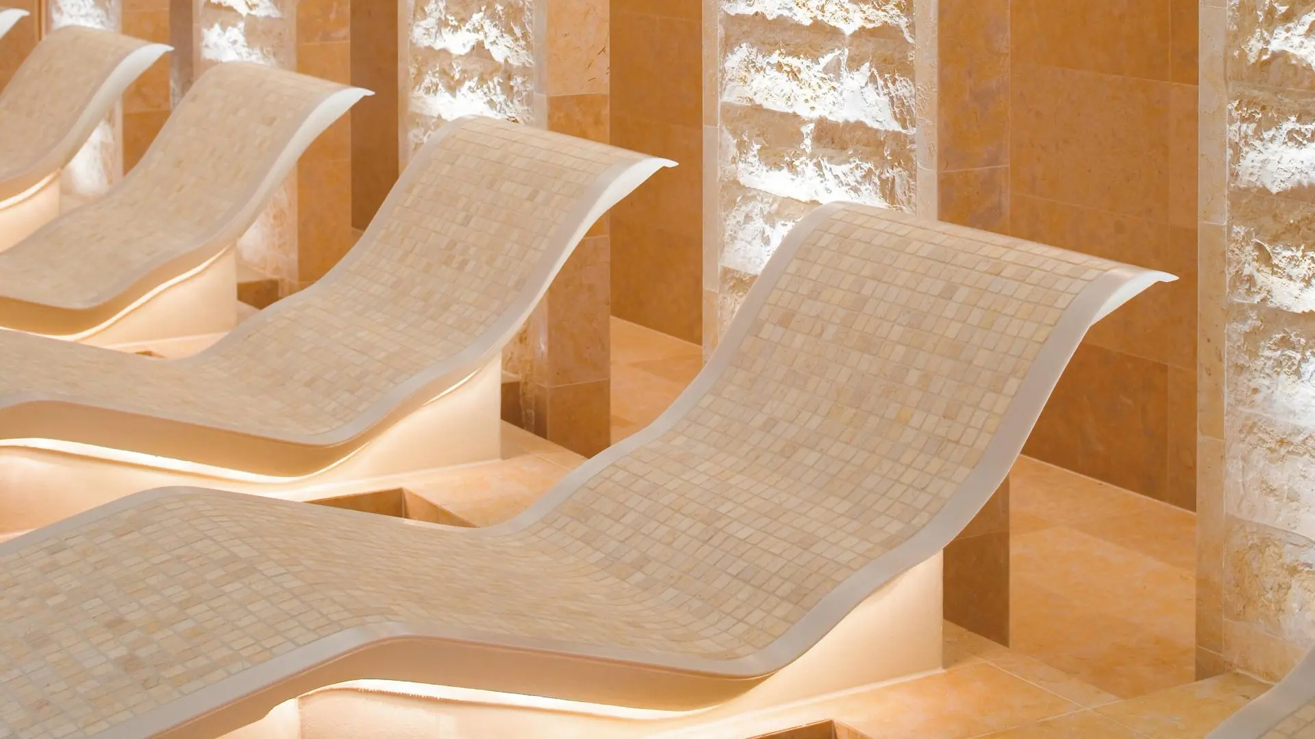 Hotel review What We Love' - The Landmark Mandarin Oriental Hong Kong - 1