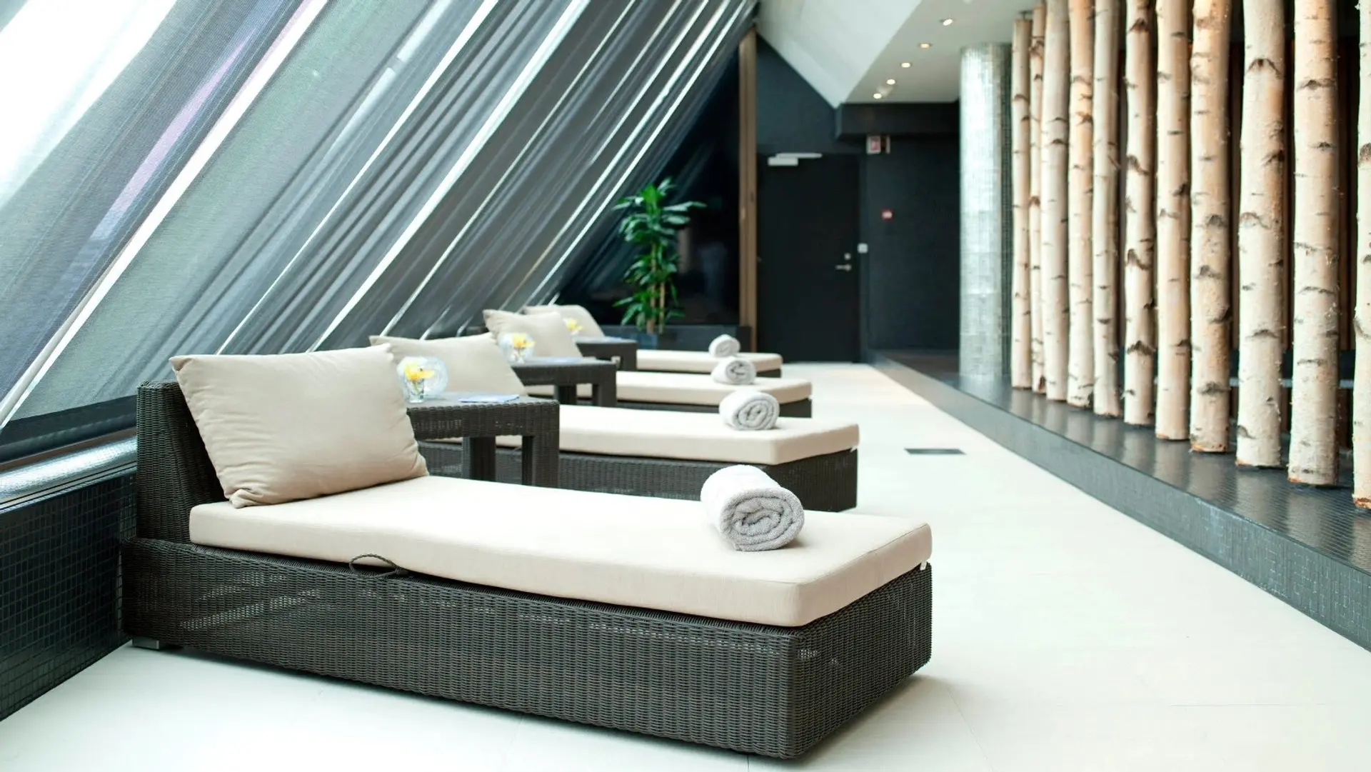 Hotel review Service & Facilities' - Grand Hotel - 2