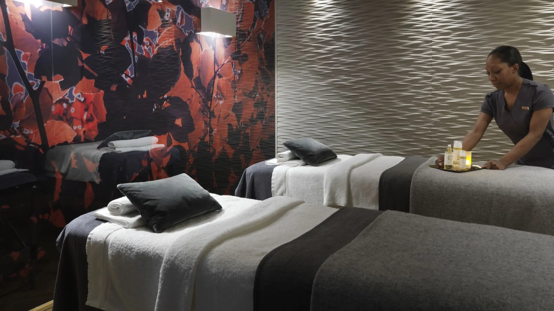 Hotel review Service & Facilities' - The Athenaeum Hotel & Residences - 1