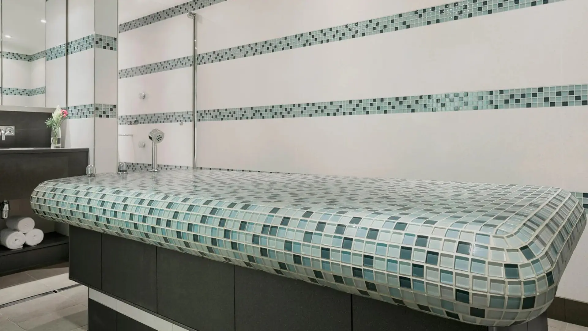 Hotel review Service & Facilities' - Augustine, a Luxury Collection Hotel, Prague - 2