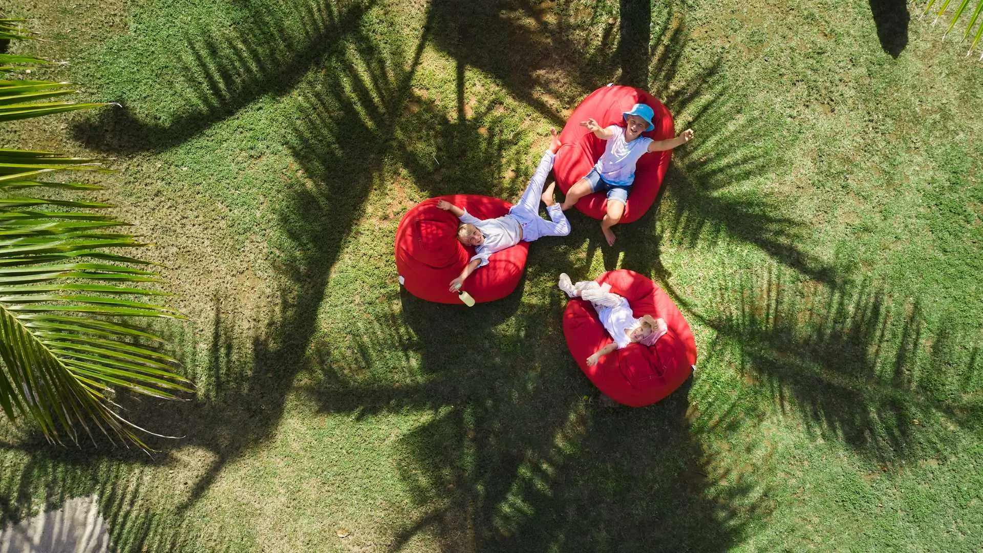 Hotel review Service & Facilities' - LUX* Grand Gaube - 15