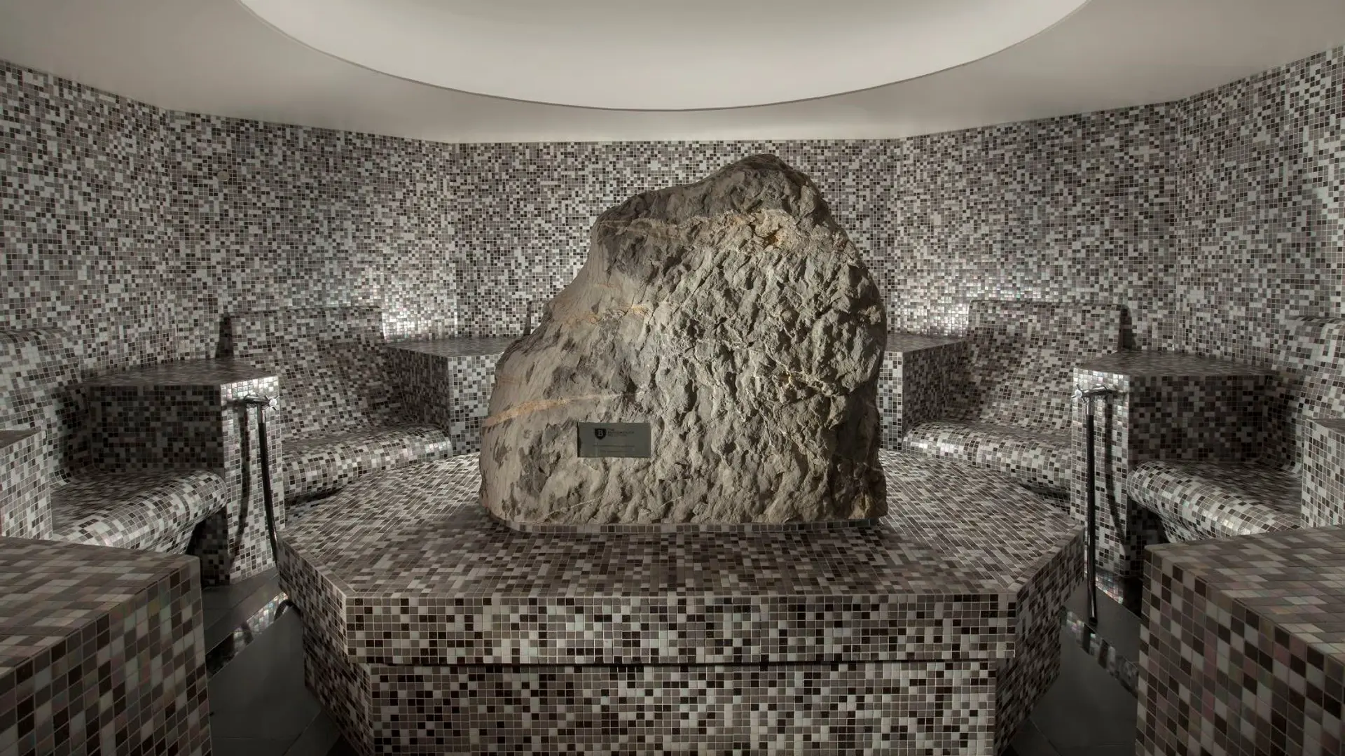 Hotel review Service & Facilities' - Hôtel Royal Savoy Lausanne - 4