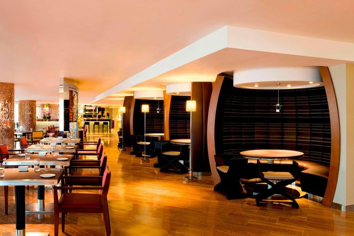 Hong Kong SkyCity Marriott Hotel - 18