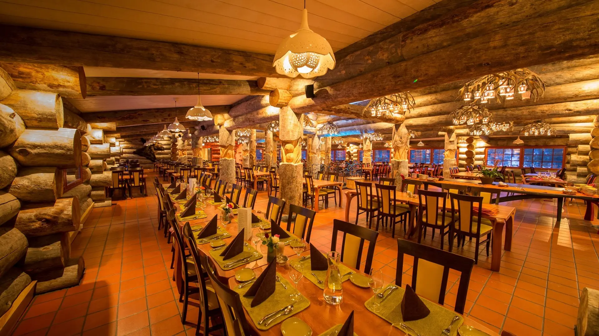 Hotel review Restaurants & Bars' - Kakslauttanen Arctic Resort - Igloos and Chalets - 2